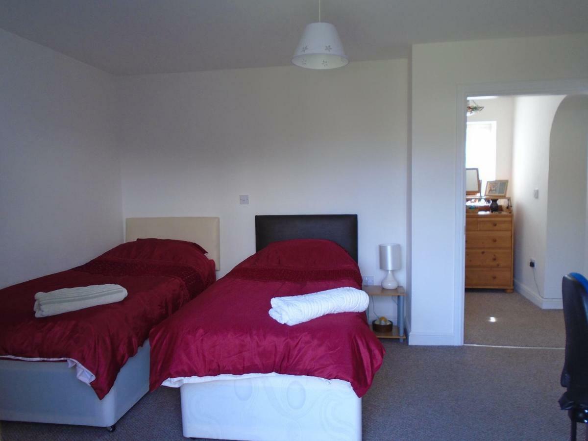 Tea In Liverpool - Private - Quiet - Ground Floor - En-Suite - Walk-In-Shower Exterior foto